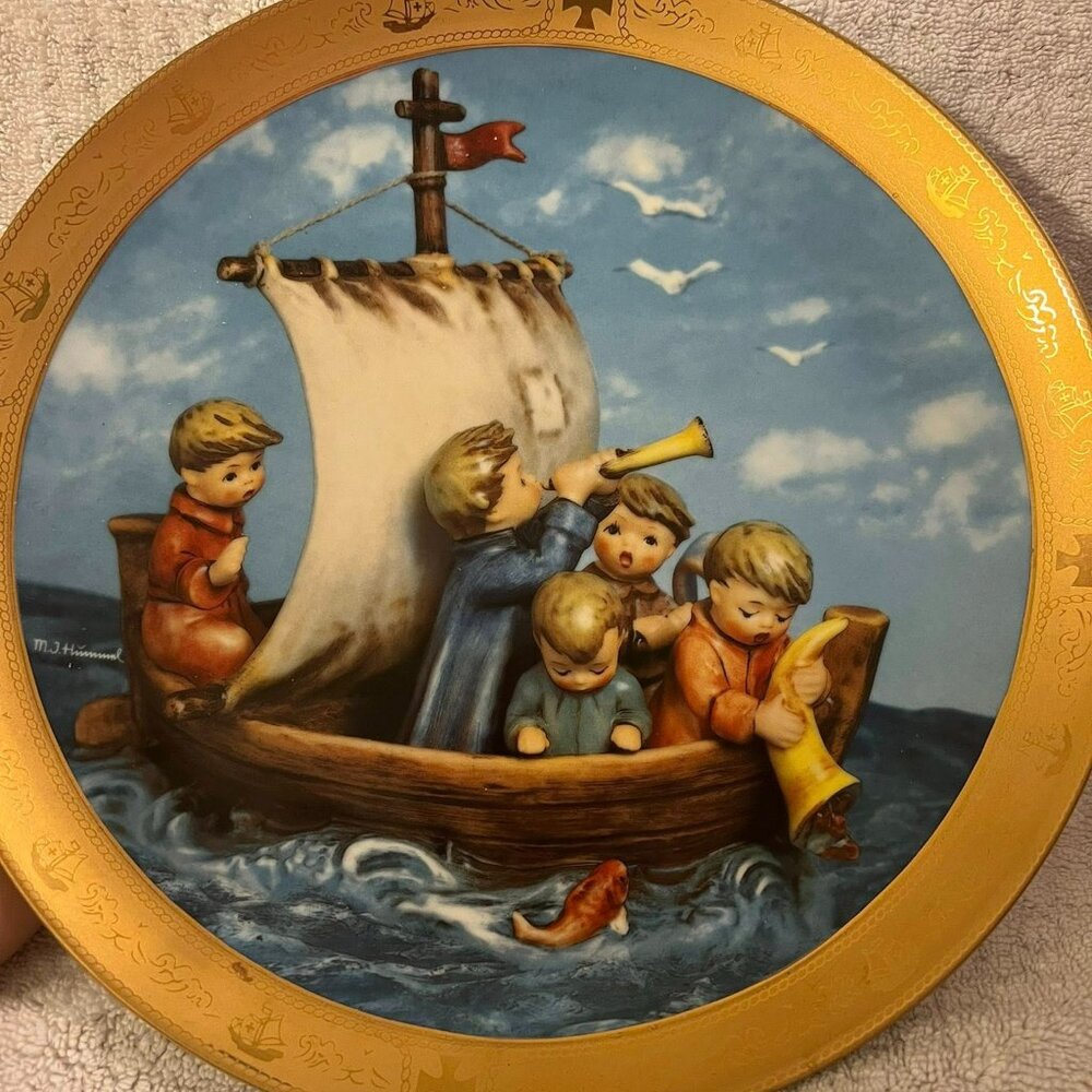 Hummel - Collector Plate "Land In Sight" 1992